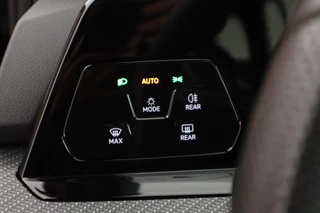 Volkswagen Golf Variant 1.5 eTSI 150pk DSG 2x R-Line h/k Navigatie Adaptive Cruise PDC Virtual Cockpit / 16