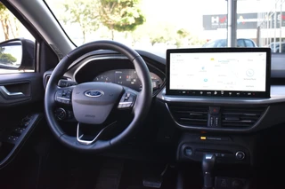 Ford Focus Wagon 1.0 EcoBoost Hybrid Titanium / 15