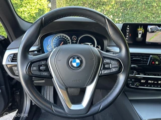 BMW 5-serie Touring 530i High Exec/Pano/Head Up/Leer/19"/LED / 17