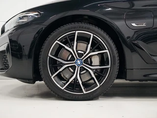 BMW 5 Serie Touring 530e xDrive M-Sport Panoramadak | Adapt. Cruise Control / 30