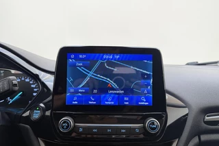 Ford Fiesta 1.0 EcoBoost Titanium | Trekhaak | Navigatie | Camera | Parkeersensoren voor en achter | Climate control | Lichtmetalen velgen / 24