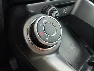 Alfa Romeo Tonale 1.5T HYBRID Ti AUTOMAAT  Matrix LED | Keyless | Adaptive Cruise / 19