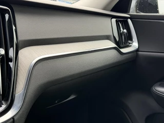 Volvo V60 Inscription 2.0 T4 190PK Automaat Navigatie, Leder, Elektrische Voorstoelen, Keyless, Elektrische Kofferklep, Stoelverwarming, Parkeersensoren, Trekhaak 13P automatisch wegklapbaar / 36