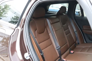 Volvo V60 2.0 T8 Twin Engine AWD Inscription (391PK) ORIG.NL/NW.PR73000/DEALERONDERH. / 33
