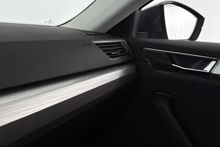 Škoda Superb Combi 1.4 TSI iV Ambition / 23