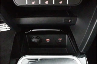 Kia XCeed 1.5 T-GDi GT-Line - Automaat  - Kantel / Schuifdak - Apple Carplay / Android Auto - Navigatie - ACC - Climate Control - Stoel / Stuurwielverwarming / 65