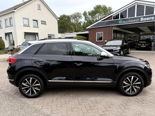 Volkswagen T-Roc 1.0 TSI Style  Camera, App Connect, Elek.Achterklep, Trekhaak / 2