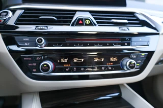 BMW 5 Serie 540i xDrive High Executive  | NAP! | DEALER.OND | SCHUIF/KANTEL | STOELVERWARMING | CAMERA | / 40