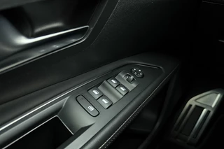 Peugeot 5008 1.2 PureTech GT-Line Avantage 130 PK | Automaat | 7-Zits | Camera | Cruise Control | DAB+ | Lederen Stuurwiel | Mirror Screen | Bluetooth | Getinte ramen | 1e eigenaar / 18