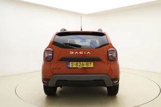 Dacia Duster 1.3 TCe 150 Journey Automaat | Navigatie | Camera | Keyless | Dakrails | Weinig kilometers | Hoge instap | Lichtmetalen velgen / 12