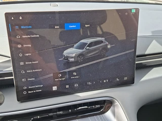 Volvo EX40 Geely E5 Pro+ 68 kWh V2L Long Range Adapt.Cruise Memory Frost grey / 33