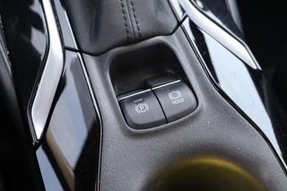 Toyota Corolla Touring Sports 2.0 HYBRID TEAMNL LED AD-CRUISE LM-VELGEN KEYLESS CLIMA APPLE/ANDROID / 17