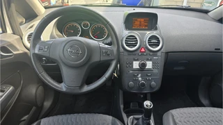 Opel Corsa 1.4-16V Cosmo / 9