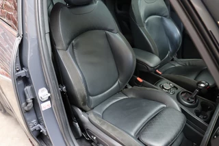 MINI Countryman John Cooper Works ALL4 Chili Automaat  / Navigatiesysteem Plus / Leder / Panoramadak / Harman Kardon / Stoelverwarming / Achteruitrijcamera / 19 Inch / Sportstoelen / Parkeersensoren voor+achter / Climate Control / Head-Up Display / 17