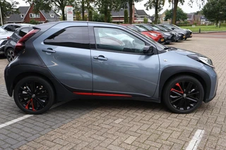 Toyota Aygo X 1.0 VVT-i S-CVT UNDERCOVER STOELVERW. JBL KEYLESS NAVI LED DAB APLLE/ANDROID CAMERA SENSOREN V+A / 13
