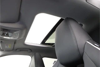 Omoda 5 EV Premium 61 kWh *DEMO* - Full Options! - Stuur-/stoelverwarming - Draadloze Apple Carplay of Android Auto - Schuif-/kanteldak - 7 jaar of 150.000km Fabrieksgarantie / 38