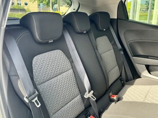Renault Clio 1.0 TCe 90 Evolution  | Lichtmetaal | Parkeersensoren | Dodehoek | Navigatie | Airco | Cruise Control | Chrome Pakket | Elektrische Ramen | Getint Glas | NL Auto | BTW Auto | Apple CarPlay/Android Auto / 11