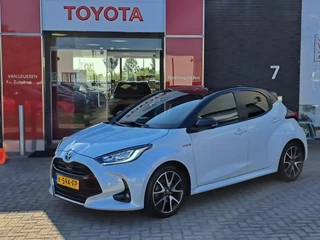 Toyota Yaris 1.5 Hybrid Executive DODEHOEK PARELMOER SPORTSTOELEN STOELVERWARMING PDC LED