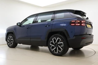 Jeep Compass Altitude 74 kWh | DEMO | 8 Jaar Speciale Garantie | Navigatie | Adapt. Cruise control | Climate control | Stoel- en stuurverwarming | Keyless | Zwart dak | 19" Lichtmetalen velgen / 13