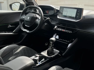 Peugeot 208 PureTech 100 GT  | Panoramadak | Keyless | Adaptive Cruise Control | Stoelverwarming | / 31