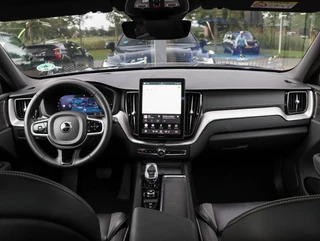 Volvo XC60 T6 AWD Ultra Black Edition Trekhaak Pano 360 Head up 21'' / 2