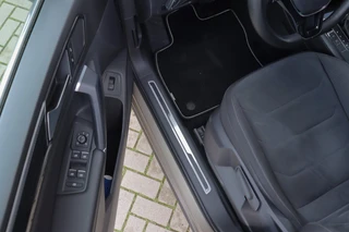 Volkswagen Tiguan 1.4 TSI ACT Highline Business R | Dealer Onderhouden | Led | Virtual | Stoelverwarming | Trekhaak | Carplay / 37