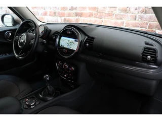 MINI Clubman Cooper Business  / Navigatiesysteem / Bluetooth / Airconditioning / Audio / 17 Inch / Cruise Control / 18