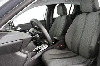 Peugeot 208 1.2 Hybrid 110 e-DCS6 Allure NL Auto Apple CarPlay Parkeersensoren / 7