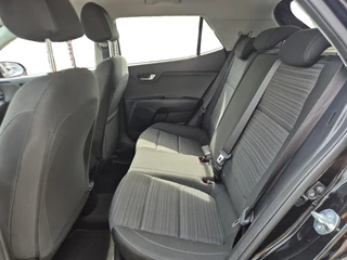 Kia Stonic 1.0 T-GDi MHEV DynamicPlusLine | Airco | Navi | Camera | LM Velgen | Privacy Glass | / 19