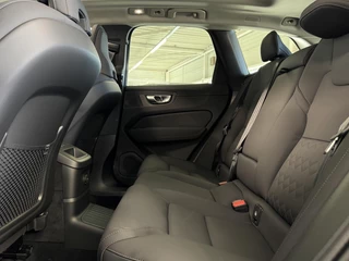 Volvo XC60 2.0 T8 Plug-in hybrid AWD Ultra Dark / 43