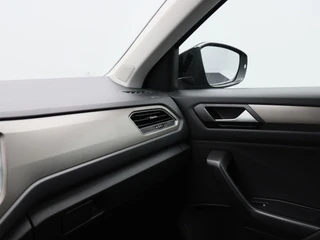 Volkswagen T-Roc 1.5 TSi 150 Pk Automaat Style Business | Adaptive Cruise Control | Elektrische Achterklep | Navigatie | Trekhaak | Stoelverwarming | 17 Inch / 31