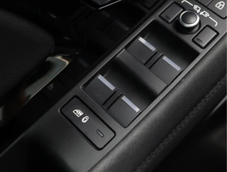 Land Rover Range Rover Evoque P300e R-Dynamic HSE  | Pano | 360 Camera / 38