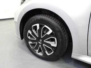 Toyota Yaris 1.5 Hybrid 115 Active NAVI-APP/CAMERA/CLIMA/BLEUTOOTH! / 28