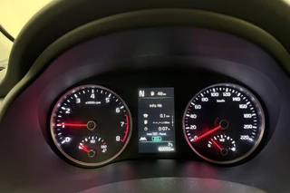 Kia Stonic 1.0 T-GDi 100pk MHEV Dynamic Plus Line | Kia Garantie 2028 | Navigatie | Camera | Climate control | Cruise control | Parkeersensoren | Keyless Start + Entry / 19