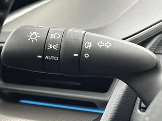 Toyota Prius 2.0 Plug-in Executive Skyview APPLE/ANDORID PANO AD-CRUISE STOELVERWARMING CLIMA NAVI PARK-SENSOREN / 15
