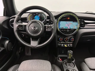 MINI Electric MINI Electric Collection 33 kWh | SOH 96% | Dealer Onderhouden | Panoramadak | Camera | Carplay | Stoelverwarming | / 22