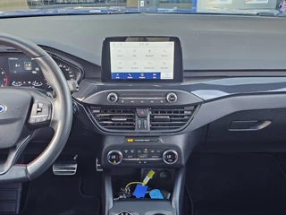 Ford Focus Wagon 1.5 EcoBoost ST Line Business Geen import | Navi | Cruise / 6