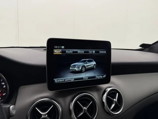 Mercedes-Benz GLA-klasse 180 Business Solution Plus Upgrade Edition | Automaat | Cruise control | Stoelverwarming | 360° camera / 22