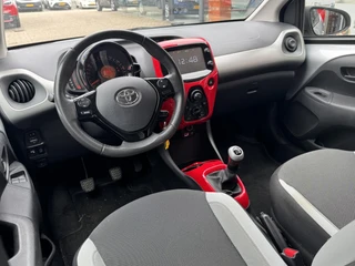 Toyota Aygo X-PLAY 5-DEURS CAMERA AIRCO LED-DAGRIJVERL. LM-VELGEN LAGE-KM-STAND / 4