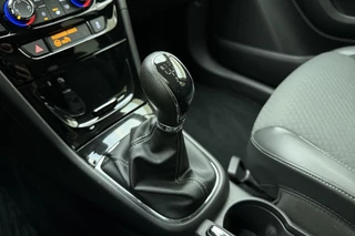Opel Mokka X 1.4 Turbo 140pk Innovation | Navigatie | Achteruitrijcamera | Parkeersensoren | Keyless | Climate control | Cruise control | Extra getint glas | Lichtmetalen velgen / 26