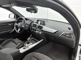 BMW 1-serie M140i xDrive | Stoelverwarming | Cruise Control | Navigatie / 11