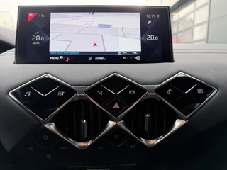 DS DS 3 Crossback 100pk Opera (Camera - Leder - LED Matrix - Parkeersensoren V+A - Automatische Airco - Apple Carplay - Navigatie - Head up) / 32