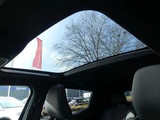 Suzuki e VITARA Style 61 kWh Elektrische bestuurdersstoel, Panoramadak, Half lederen bekl. 360 graden camera, Stuur verwarming / 6