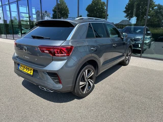 Volkswagen T-Roc 1.5 TSI 150pk DSG R-Line Camera | Keyless | Elek. Achterklep | Dode hoek | Rijklaar incl. 1 jaar Bovag garantie / 36