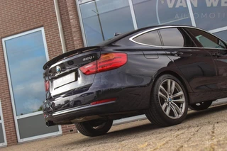 BMW 3-serie Gran Turismo 320i High Executive | Sport Line | NL auto | Keyless entry | Panoramadak | Xenon | HiFi audio | Navigatie Professional | Cruise control | M-sportstuur | PDC / 46