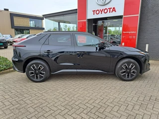Toyota bZ4X Dynamic 73 kWh STOEL/STUURWIEL VERWARMING 360 CAMERA DRAADLOOS TEL. LADEN / 5