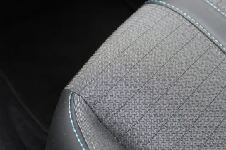 Peugeot 2008 1.2 PureTech 100PK Allure Pack  | Adaptieve Cruise | Origin NL | Dealer Onderhouden | Camera / 31