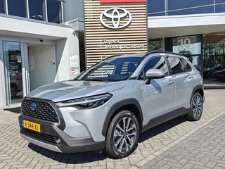 Toyota Corolla Cross 2.0 High Power Hybrid First Edition BLIND-SPOT EL-ACHTERKLEP LM-VELGEN KEYLESS PARK-SENSOREN STOELVERW DRAADLOOS-LADEN AD-CRUISE BLUETOOTH