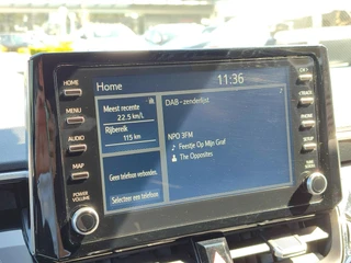 Toyota Corolla 1.8 HYBRID STYLE BI-TONE STOELVERW TREKHAAK KEYLESS 17'' LM-VELGEN APPLE/ANDROID CLIMA AD-CRUISE PRIVACY GLASS / 22