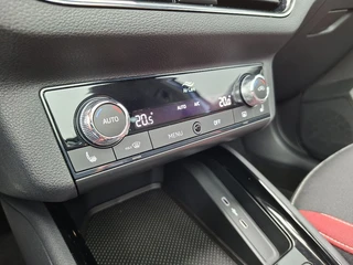 Skoda Kamiq 1.0 TSI Monte Carlo * 29.000KM! * Panoramadak * Stoelverwarming * Carplay * Full Led * / 23